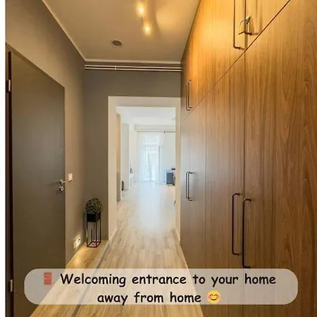 Newly New York Designed 3 Bedroom 아파트